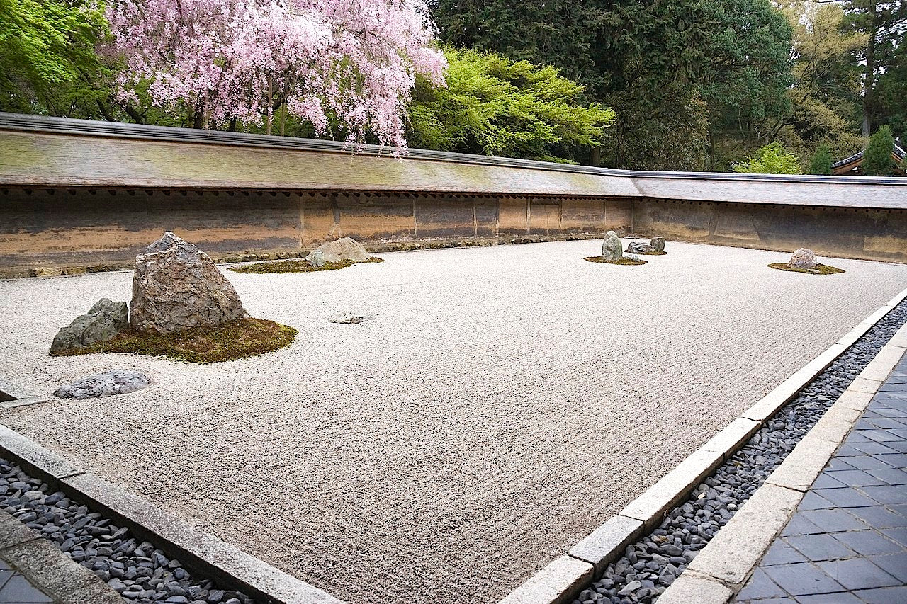 Haori japonais homme Soie noire Umebachi Montsuki jardin zen du temple Ryōan-ji Kyoto