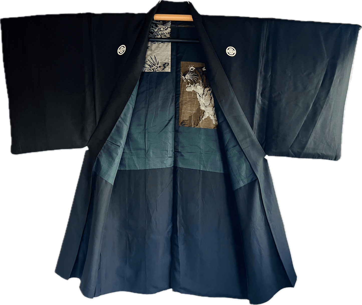 Haori japonais homme soie noire Mokkou Montsuki Dragon VS Tigre